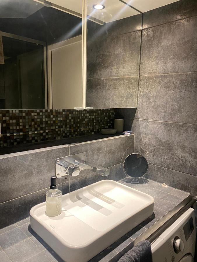Cocoon Gallery Bed & Breakfast Paris