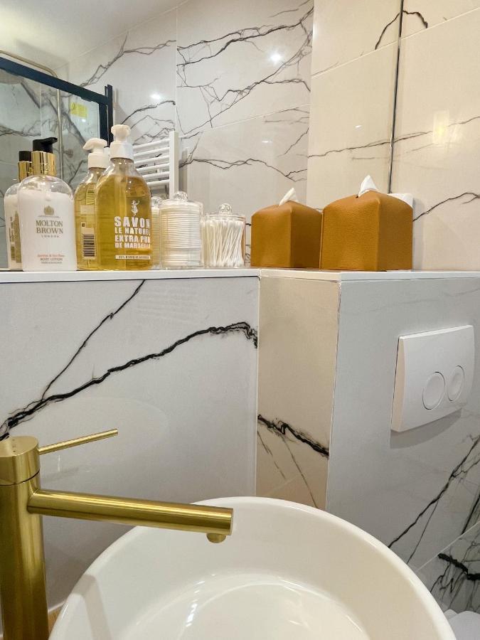 Cocoon Gallery Bed & Breakfast Paris